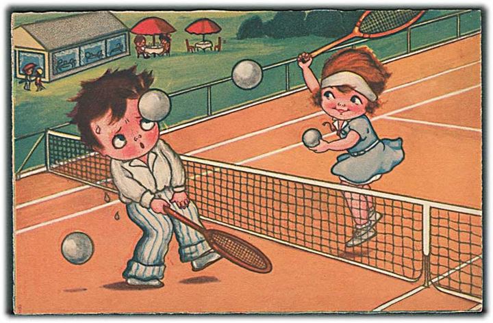 3 stk. postkort med en forskellige piger og drenge der spiller Tennis. Amag no. 0300/1, 0300/2 og 0300/3.