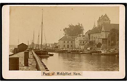 Middelfart, parti fra havnen med sejlskib. Ca. 1890. Ludvig Sick, Fotografiske Atalier, Middelfart. U/no.