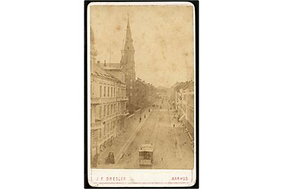 Aarhus, Ryesgade med hestetrukken sporvogn no. 1. Fotograf J. F. Dresler ca. 1880. 
