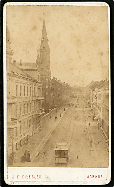 Aarhus, Ryesgade med hestetrukken sporvogn no. 1. Fotograf J. F. Dresler ca. 1880. 