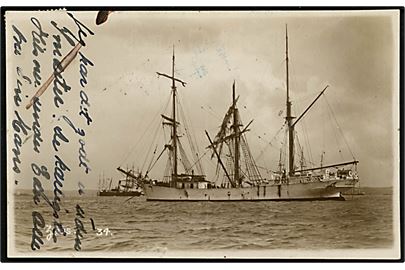 Zeus, stålbark af Arendal med knækket mast efter lynnedslag d. 22.2.1909. Fotokort no. 34 brugt i 1926. 