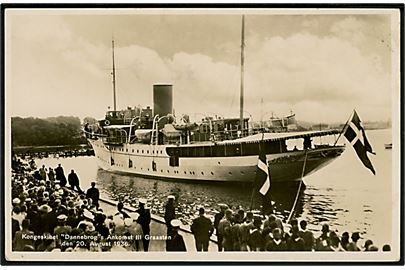 Kongeskibet Dannebrog ankommer til Graasten d. 20.8.1936. A. Vincent no. 6. Anvendt i 1945.