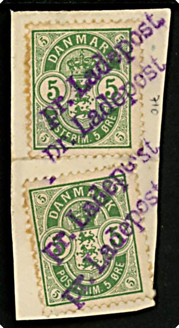 5 øre Våben (2) på lille brevstykke annulleret med violet liniestempel pr. Ladepost benyttet i København.