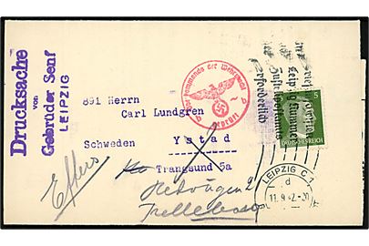 5 pfg. Hitler udg. single på korsbånd sendt som tryksag fra Leipzig d. 11.9.1942 til Ystad, Sverige - eftersendt til Trelleborg. Passérstemplet ved censuren i Berlin. 