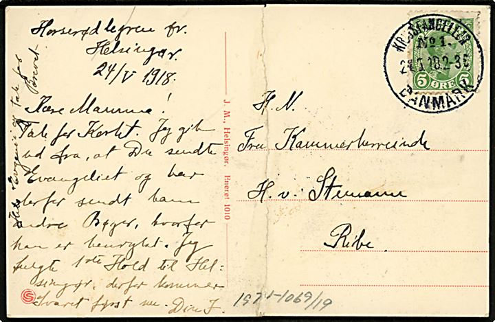 5 øre Chr. X på brevkort (Horserød lejren, casinoet) annulleret med brotype IIIb Krigsfangelejr No. 1 Danmark d. 24.5.1918 til Ribe. Kraftig lodret fold. 
