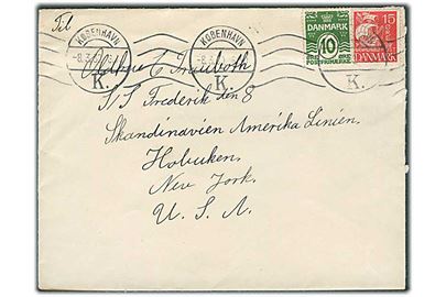 10 øre Bølgelinie og 15 øre Karavel på brev fra København d. 8.3.1930 til oldfrue ombord på Skandinavien-Amerika Linie dampskib S/S Frederik VIII i Hoboken, New York, USA.