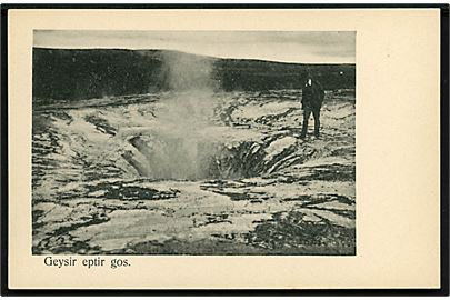 Island. En Geysir efter udbrud. Finsen & Johnson no. 4196.