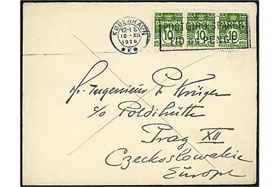 10 øre Bølgelinie i vandret 3-stribe på brev fra København d. 10.12.1926 til Prag, Tjekkoslovakiet. På bagsiden Julemærke 1926 (3).
