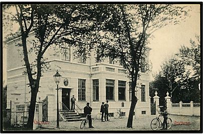 Nakskov postkontor med personale. Warburg no. 217.