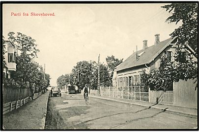 Skovshoved, Strandvejen med sporvogn i baggrunden. G. M. no. 2554.