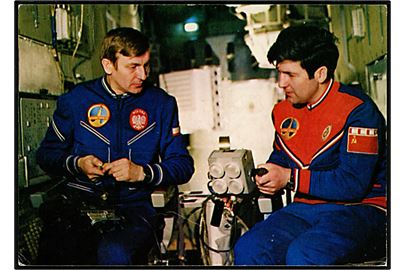 Russisk Sojuz 30 besætning, russisk pilot Pyotr Klimuk og polsk kosmonaut Mirosław Hermaszewski. Opsendt fra Baikonur d. 27.6.1978 og landet d. 5.7.1978 ved Tselinograd. 
