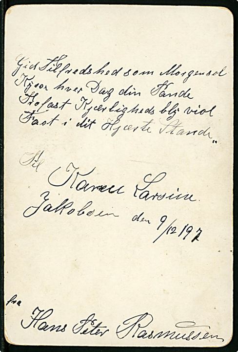 Nordiske piger i nationaldragter. Kartonkort dateret d. 9.12.1897. Stenders u/no.