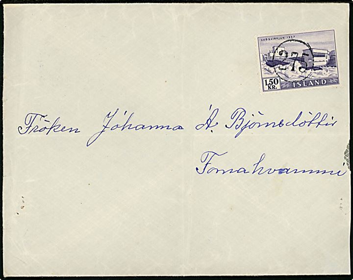 1,50 kr. Elkraftværk single på brev annulleret med nr.stempel 275 i Stóra-Giljá ca. 1956 til Fornahvammi. Afkortet i højre side og svag fold. 