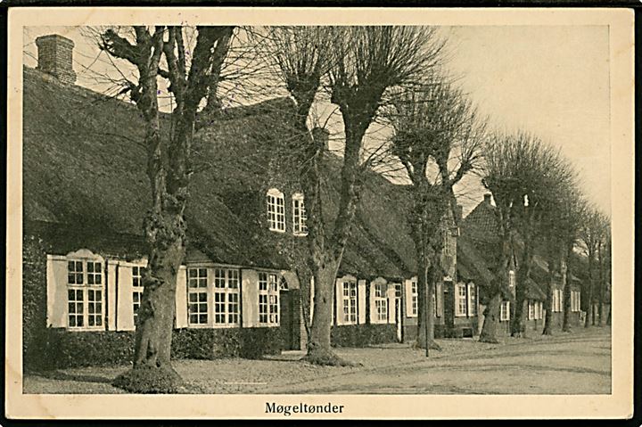10 øre Bølgelinie på brevkort (Møgeltønder) annulleret med bureaustempel Sønderborg - Tønder sn2 T.418 d. 29.7.1938 og sidestemplet med posthornstempel Lundtoft (Kliplev) til Sandager pr. Rinkenæs.