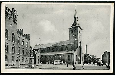 Odense, Flakhaven med Sct. Knuds kirke og sporvogn. Stenders no. Odense 458.