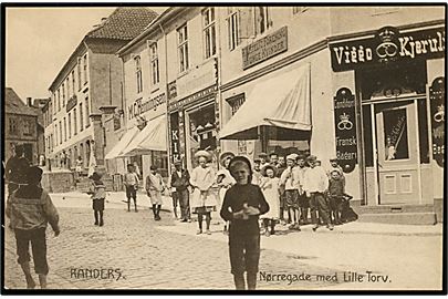 Randers, Nørregade ved Lille Torv med Viggo Kjerulf's conditori og bageri. E. Nielsen no. 22381.