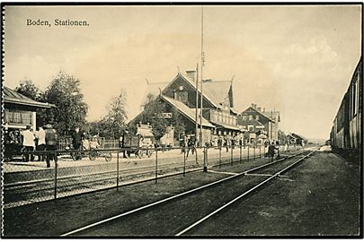 Sverige, Boden jernbanestation med holdende tog. C. Svenson u/no.