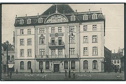 Hotel Royal i Aarhus. Hempelske Boghandel, no. 254.