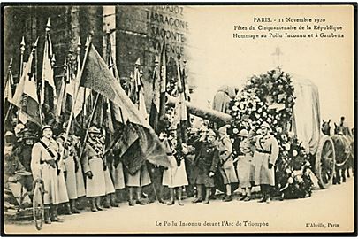 Paris. Poilu foran triumfbuen. Fejringen af ​​republikkens 50-års jubilæum med hyldest til de ukendte.
