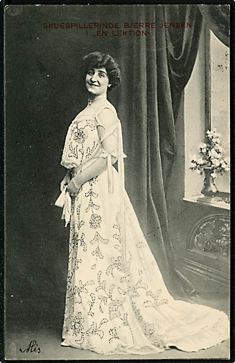 2 øre Bølgelinie på brevkort (Skuespillerinde Bjerre Jensen) sendt som lokal tryksag i Aarhus d. 5.3.1906.