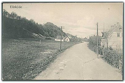 Huse og hovedvejen i Ellekilde. V. M. no. 35. Knæk. Frankeret med 5 øre Fr. VIII annulleret med bureaustempel Helsingør - Hornbæk T.1 d. 14.1.1908.