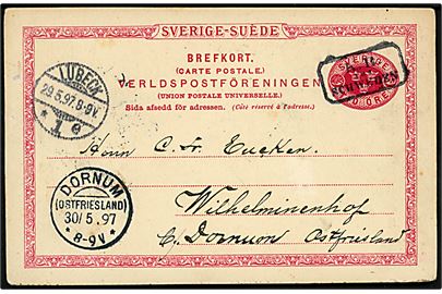 10 öre Tre Kroner helsagsbrevkort annulleret med tysk skibsstempel “K. B. aus SCHWEDEN” og sidestemplet Lübeck d. 29.5.1897 til Dorum (Ostfriesland), Tyskland. 