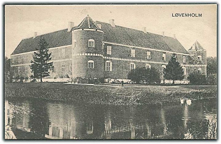 Løvenholm, er gammelt klostergods fra 1440 og blev kaldt Gjesingholm fra 1440 til 1674. Navnet Løvenholm er fra 1674. Stenders no. 2646.