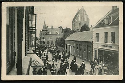 Stubbekøbing, gadeparti. L. Christensen no. 32. Frankeret med 5 øre Chr. IX og Julemærke 1905 annulleret med bureaustempel Kjøbenhavn - Masnedsund d. 23.12.1905.