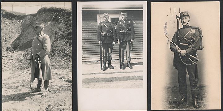 Militær. Soldater omkring 1. verdenskrig. Let skåret kort (Dannevirke no. 59) og to ubrugte fotokort. 