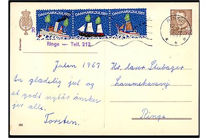 20 øre Fr. IX helsagsbrevkort (fabr. 191) med Julemærke 1957 i 3-stribe sendt lokalt i Ringe d. 22.12.1957. På bagsiden håndtegning med nisser.