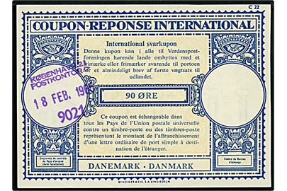 90 øre International svarkupon med trodat stempel med tidlig sorteringskode: København 21 Postkontor / 9021 d. 18.2.1965.