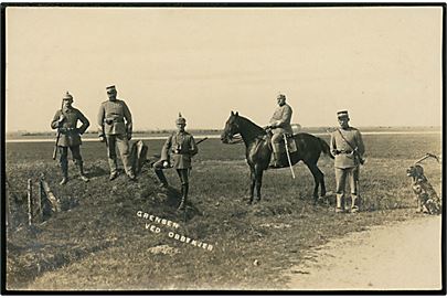 Obbekjær, grænsestenen med gendarm P. Kjær til hest, samt både danske og tyske grænsevagter. A. Lauridsen u/no. 