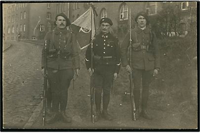 Genforening. Franske CIS-soldater fra 22. Alpejæger Bataljon ved Sønderborg Kaserne. Fotokort u/no.