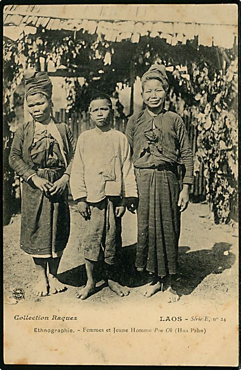 Laos, kvinder og ung mand fra Pou Ok (Hua Pahn). 