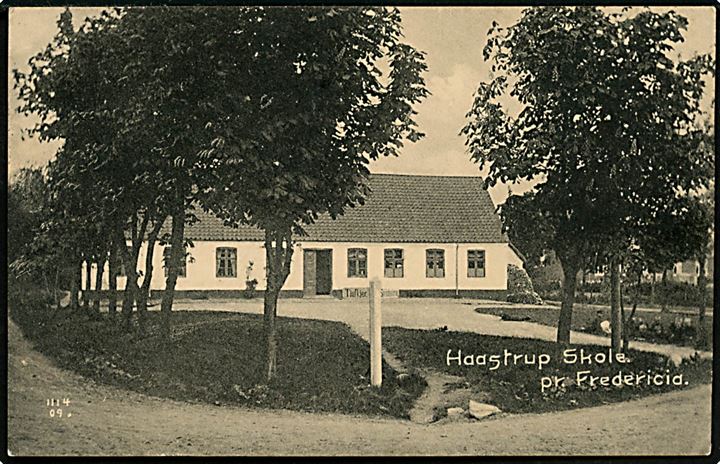 Haastrup skole ved Fredericia. P. Pedersen no. 277.