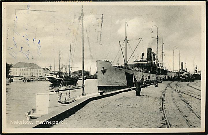 Nakskov, havneparti med DFDS fragtskibet S/S Bellona. Stenders no. 223.