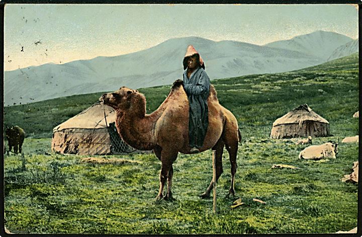 Rusland, kirgiser rytter på kamel i Arakan dalen. 