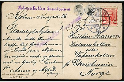 10 øre Fr. VIII og udklip af Fr. VIII og Dr. Louise fra Julemærke 1907 på brevkort fra Kjøbenhavn d. 30.12.1907 til Holmenkollen eller Voksenkollen pr. Christiania, Norge. Liniestempel Holmenkollen Sanatorium. 