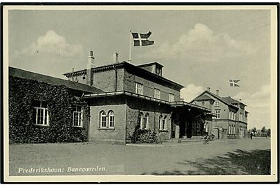 Frederikshavn Banegaard. Viggo Asmussen no. 8829.