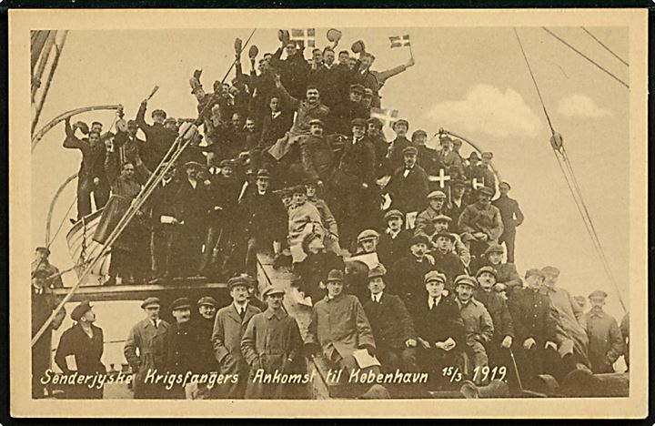 “Primula”, S/S, DFDS med sønderjyske krigsfanger fra England ankommer til København d. 15.3.1919. Dansk Reklameforlag u/no.