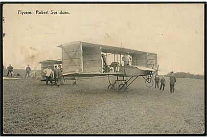 Flyveren Robert Svendsen med sin flyvemaskine. Johs. Brorsen u/no. 
