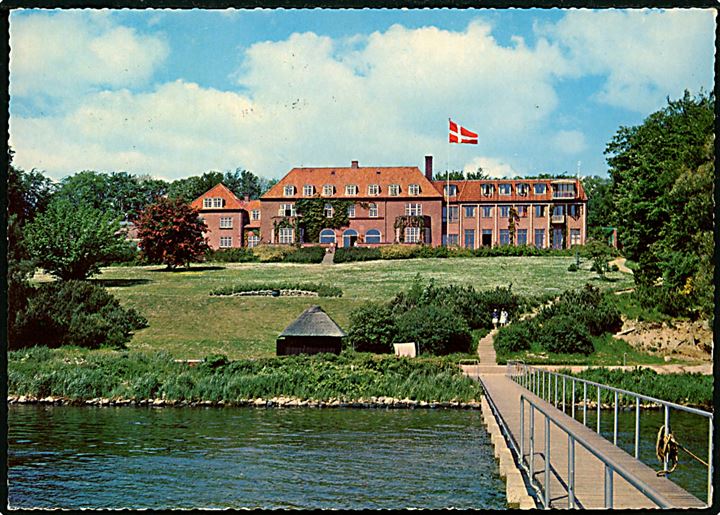 5 øre og 10 øre (par) Bølgelinie på brevkort (Lauritzen's Søfartsskole) annulleret med pr.-stempel Rantzausminde pr. Svendborg d. 24.7.1964 til København.