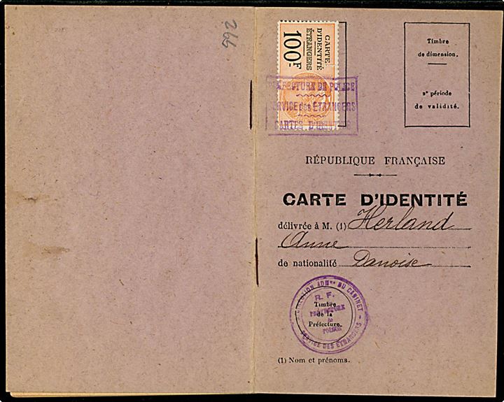 Fransk 100 fr. Carte d'identite etrangers mærke på identitetskort med fotografi for dansk kvinde udstedt d. 18.5.1932.