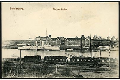 Sønderborg. Jernbanen med tog og marinestationen med krigsskib. Th. Lau no. 777.