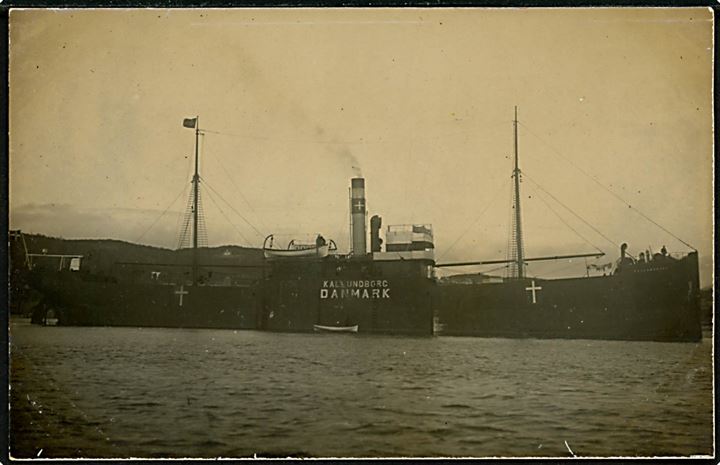 Kallundborg, S/S, Dannebrog D/S i neutralitetsbemaling under 1. verdenskrig. Sænket af tysk ubåd U64 i Middelhavet d. 5.6.1917. 
