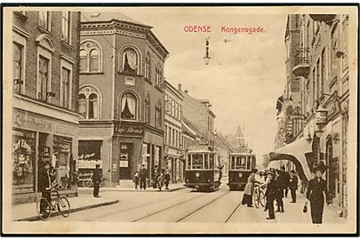 Odense, Kongensgade med sporvogne no. 4 og 11. Stenders no. 27319.