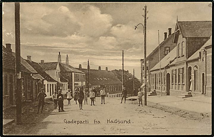 Hadsund, gadeparti. S. Worup / H. Schmidt no. 26145.