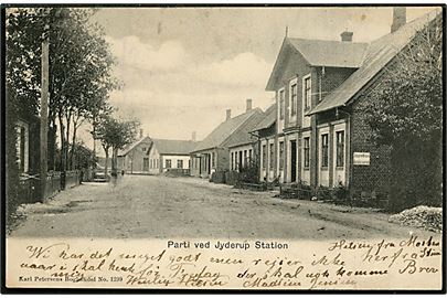 Jyderup, gadeparti ved stationen. K. Petersen no. 1299.