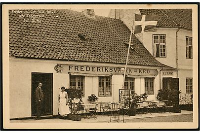 Frederiksværk kro med udendørs servering. Stenders no. 48430.