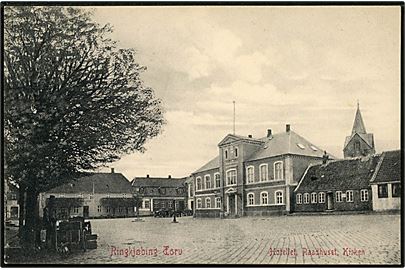 Ringkøbing, Torv med hotel, rådhus og kirke. Warburgs Kunstforlag no. 1862.